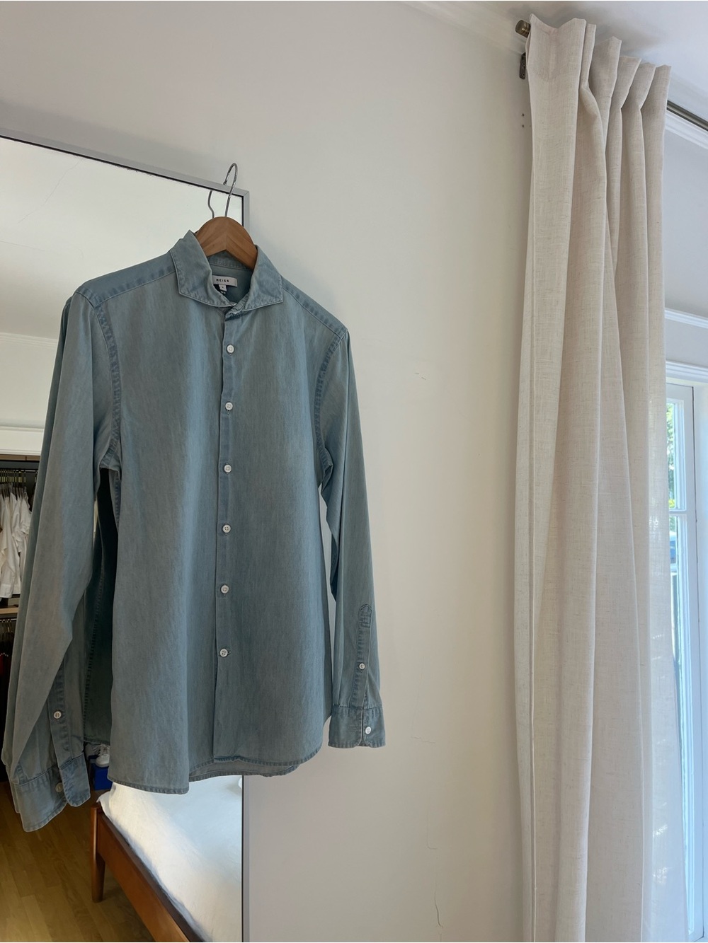 Reiss Men's Washed Chambray Button-Down Shirt in Light Blue
